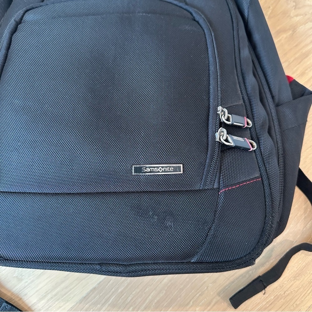 Samsonite Laptop Backpack Travel Work Office Black Pockets Zip TSA EUC - Picture 2 of 16